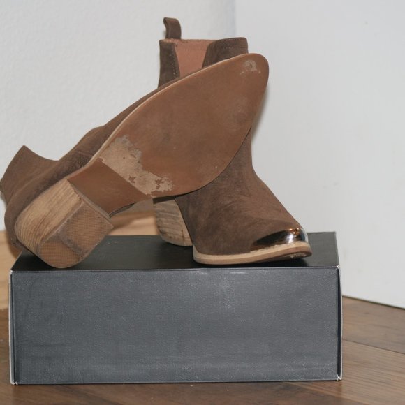 Madden Girl Side Cut Booties - Picture 4 of 5